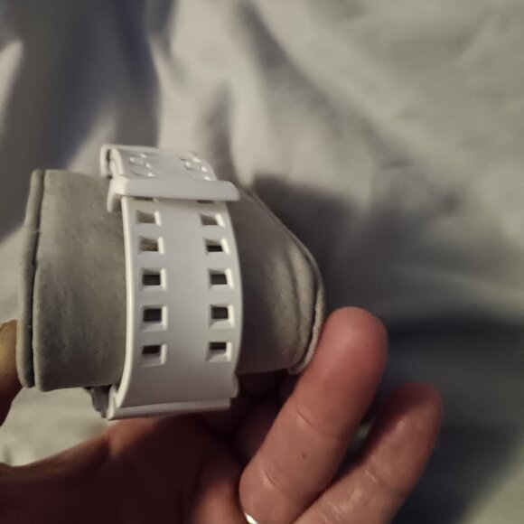 Mens white Gshock watch - Picture 4 of 7